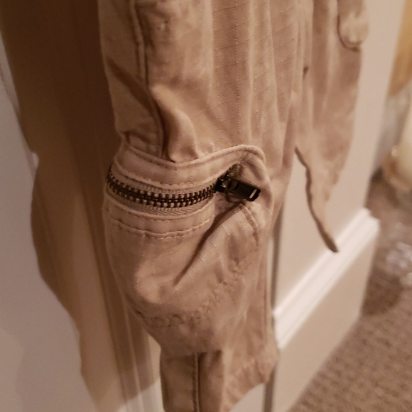 Old Navy cargo capris - Picture 3 of 3